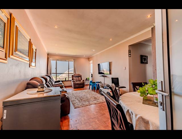 3 BEDROOM FLAT FOR SALE IN MORNINGSIDE